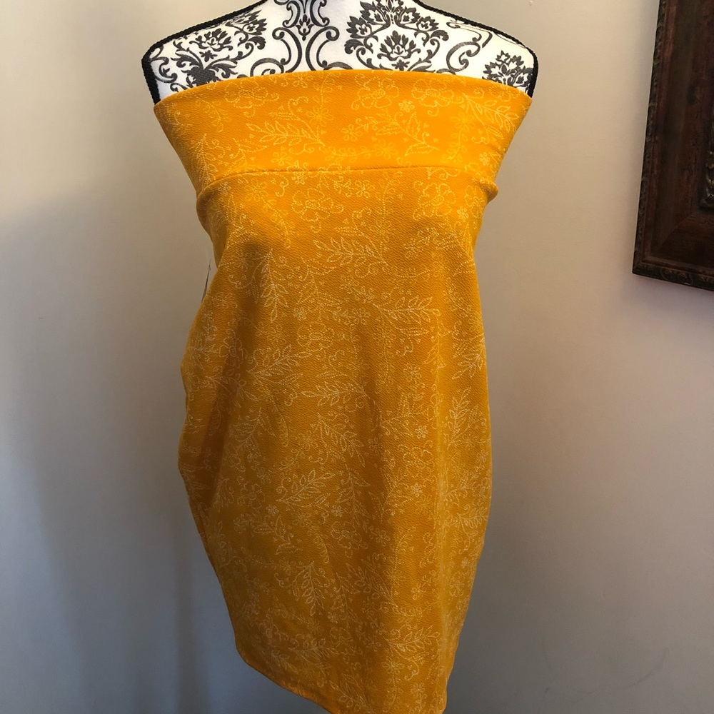 Bnwt 3xl lularoe Cassie. Cute floral!!